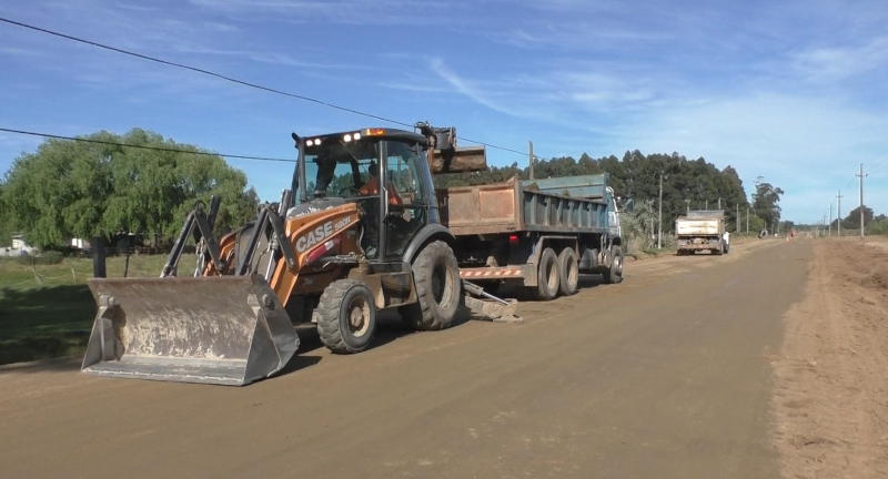 CANELONES EN OBRAS – PAVIMENTANDO EL CAMINO PARQUE DEL PLATA.￼