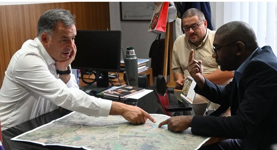 ORSI SE REUNIÓ CON EDGARDO ORTUÑO (INTEGRANTE DEL DIRECTORIO DE OSE) PARA TRATAR TEMAS REFERIDOS AL CUIDADO DEL AGUA EN EL ACTUAL CONTEXTO DE SEQUÍA