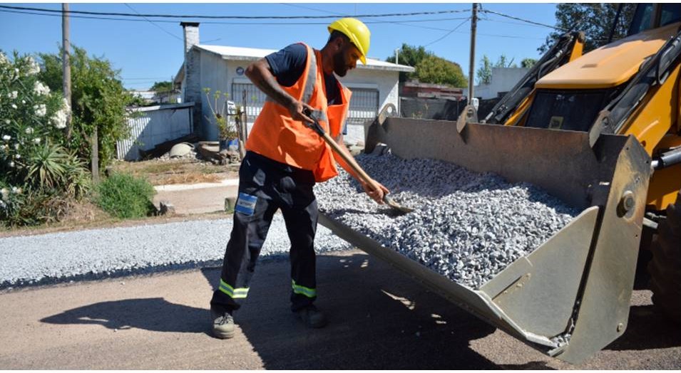 REACONDICIONAMIENTO DE CALLES EN EL BARRIO OBELISCO DE LAS PIEDRAS